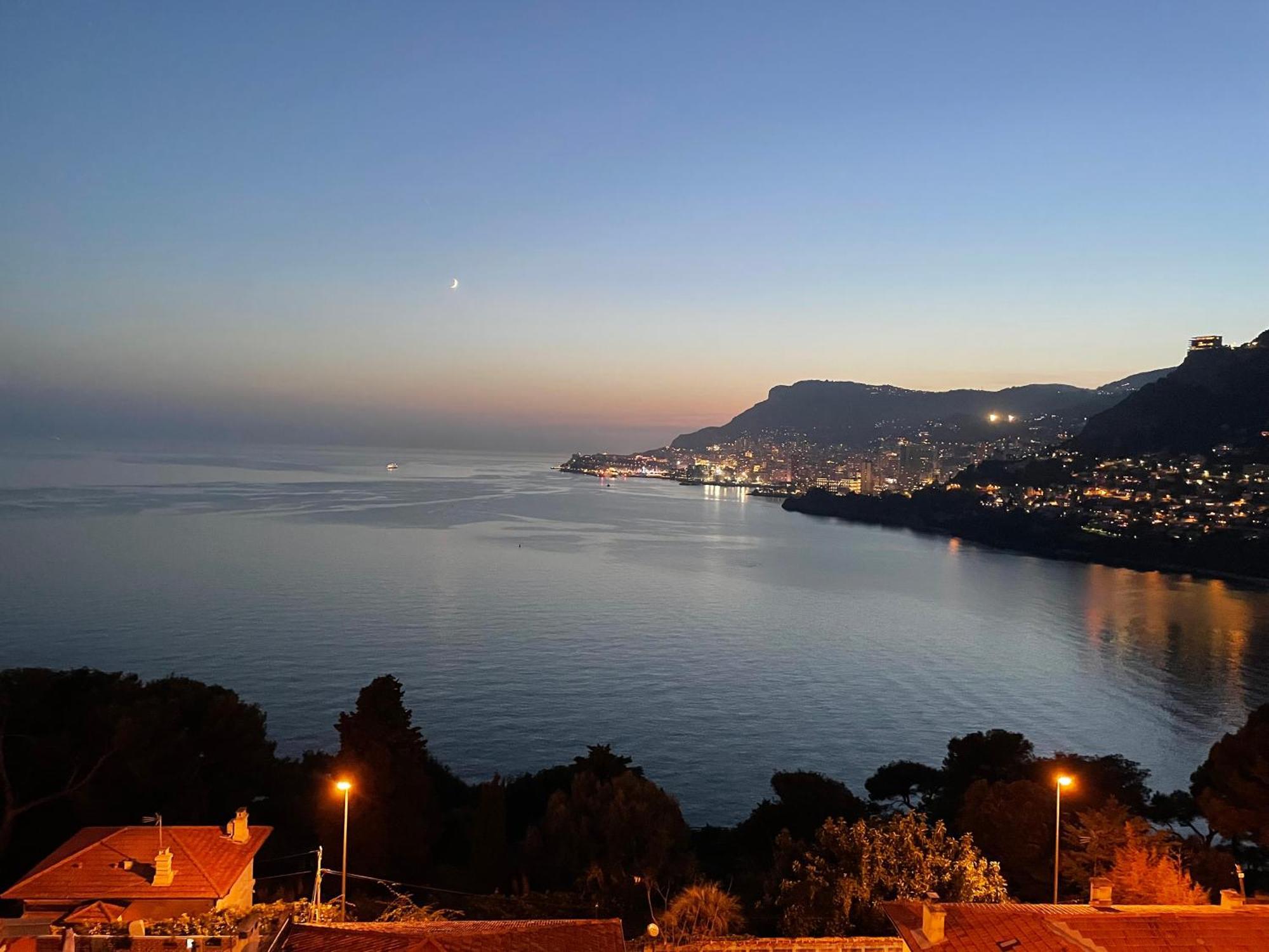 Aux Portes De Monaco Superbe T3 Vue Mer ロクブリュヌ＝カップ＝マルタン エクステリア 写真